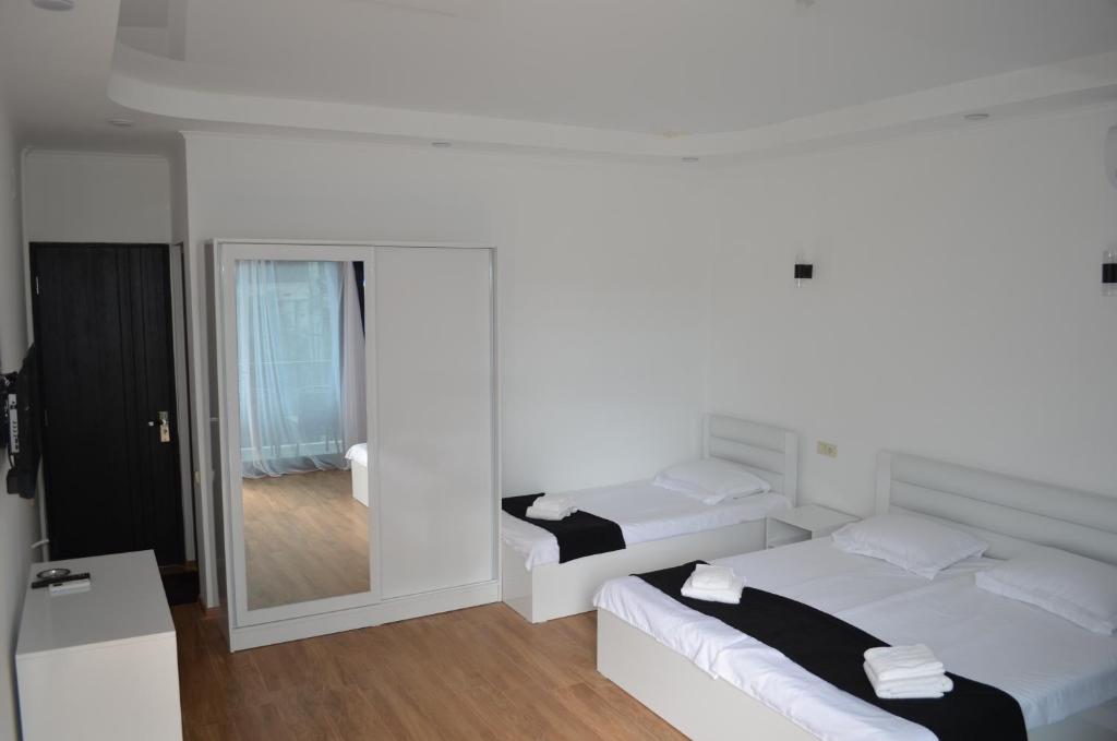 White Hotel room 4